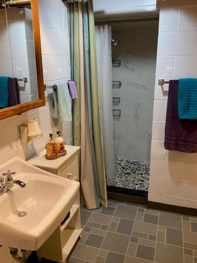 Spacious Lower Level Living All For You! Корвалис Екстериор снимка