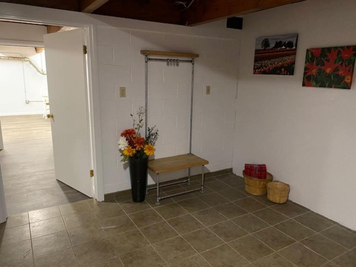 Spacious Lower Level Living All For You! Корвалис Екстериор снимка
